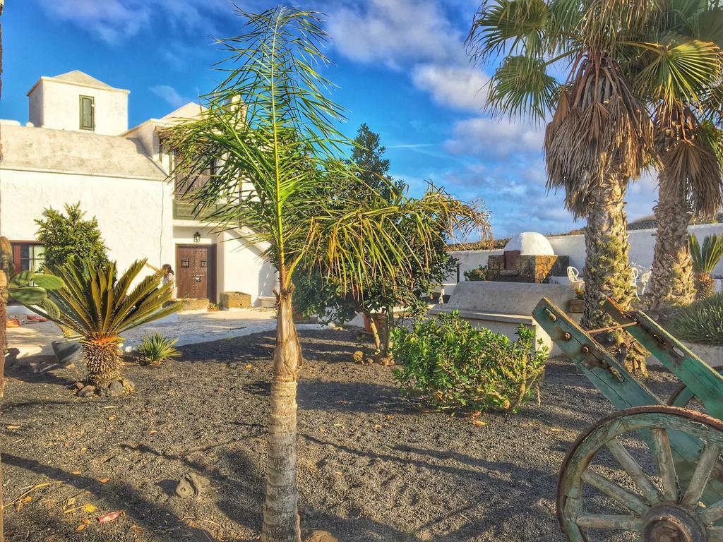El Cortijo Eco Finca Hotel Ye Exterior photo